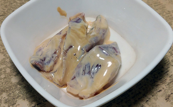 釣った魚で作る「うまさ倍増」レシピ：ネリゴのネズ和え　マヨネーズで味変を