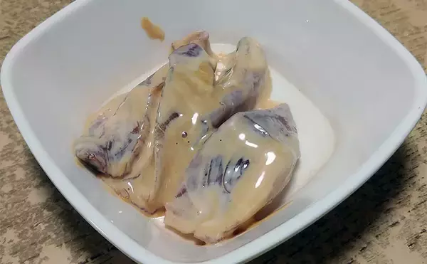 「釣った魚で作る「うまさ倍増」レシピ：ネリゴのネズ和え　マヨネーズで味変を」の画像