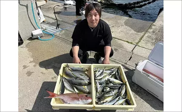 「42cm頭に良型イサキ釣る人32匹！大山沖イサキ釣り加速中【船釣り最新情報10選・愛知】」の画像