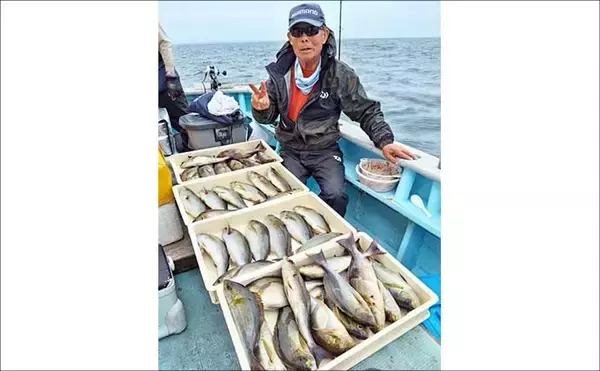 「42cm頭に良型イサキ釣る人32匹！大山沖イサキ釣り加速中【船釣り最新情報10選・愛知】」の画像