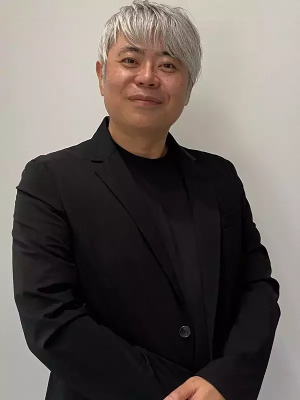 八津弘幸　「豊臣兄弟！」本能寺の変は「僕と小栗旬さんの思いを込めた」脚本家が語る舞台裏【大河ドラマ「豊臣兄弟！」インタビュー】