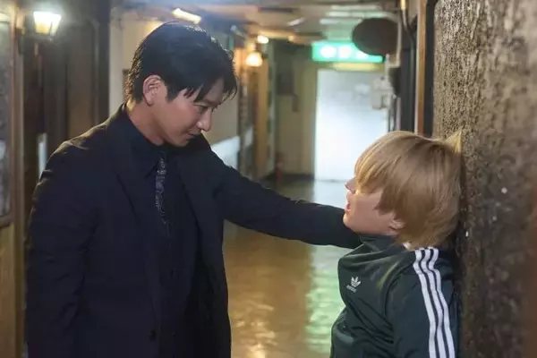 「西畑大吾「役をどう演じたらいいかすごく考えた」 ドラマ「マトリと狂犬」【インタビュー】」の画像