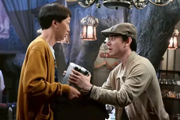 「もしもこの世が舞台なら、楽屋はどこにあるのだろう」「最後は皆に帰ってきてほしい」「話がとっ散らかったままどんどん膨らんでいく」