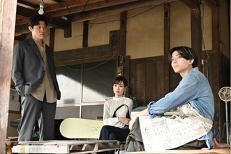 「リブート」「画面に鈴木亮平がいっぱいの神回だった」「一香『あなたが2人いたら混乱が起きる』って、視聴者はすでに混乱している」