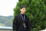 「沢村一樹「勝負は“確認作業”」　孤高の馬主が見つめる“真の競馬”とは　「ザ・ロイヤルファミリー」【インタビュー】」の画像1
