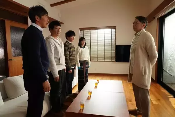 「ラムネモンキー」「やっぱり3人は何かを見ているんだ。そして忘れているんだ」「このドラマを見ている時は、自分も中2と中年を行ったり来たりしている」