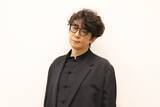 「ユースケ・サンタマリア「クイズ番組が題材のミステリーが面白そうだなと」傑作ミステリー小説の映画化で好演『君のクイズ』【インタビュー】」の画像1