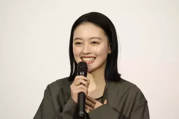 「見上愛「医療従事者の皆さんに対するリスペクトが増しました」上坂樹里「最近、『顔つきが変わったね』と言われます」連続テレビ小説「風、薫る」第1週試写会見」の画像