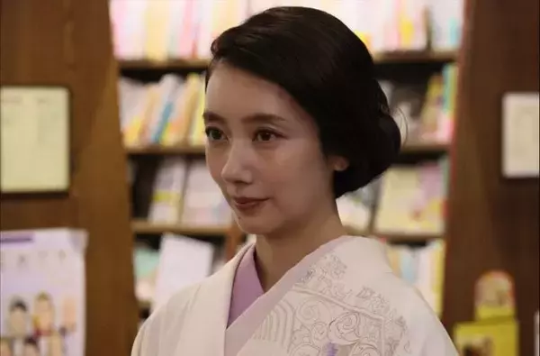 「「月夜行路 ―答えは名作の中に―」「ルナ（波瑠）と涼子（麻生久美子）にまた会いたい」「文学が人を救うんだね」」の画像
