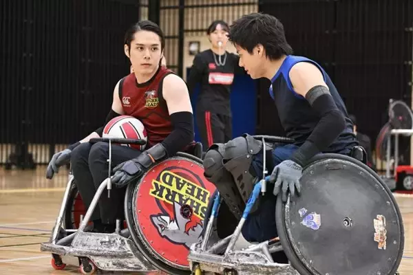 「日曜劇場「ＧＩＦＴ」「涼（山田裕貴）と人香（有村架純）と圭二郎（本田響矢）は三角関係になるのかな」「今後は、伍鉄（堤真一）と昊（玉森裕太）の親子関係の変化も見どころになる」」の画像