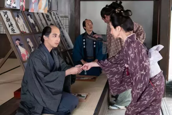 「森下佳子「写楽複数人説は、最初から決めていました」脚本家が明かす制作秘話【大河ドラマ「べらぼう〜蔦重栄華乃夢噺〜」インタビュー】」の画像