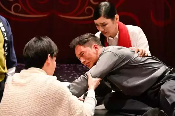 「もしもこの世が舞台なら、楽屋はどこにあるのだろう」「小栗旬の『蜷川です』で大爆笑」「トニー（市原隼人）に真の役者魂を見て胸が熱くなった」