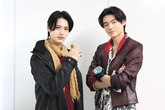 スーパー戦隊2大レッドが対談！冬野心央「ブンレッドの圧倒的な存在感が伝わった」井内悠陽「『ゴジュウジャー』1年の厚みを感じた」『ナンバーワン戦隊ゴジュウジャーVSブンブンジャー』【インタビュー】