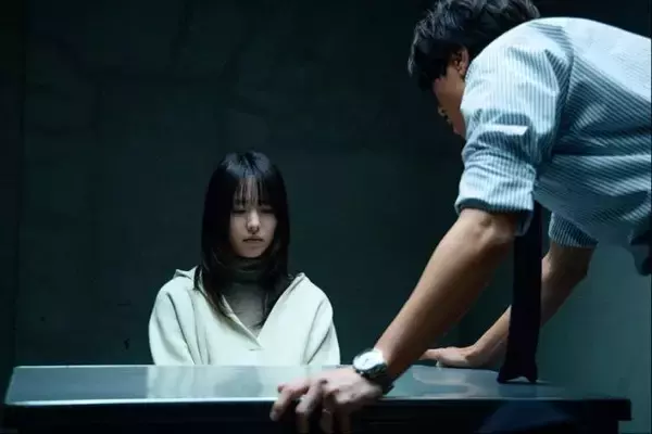 「「君が死刑になる前に」「みんなが笑い合って終わる結末でよかった」「やっぱりサスペンスものの告白の場所は崖だよな」」の画像