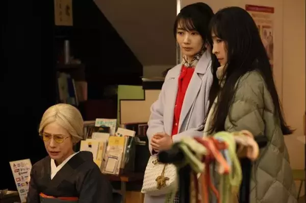 「「月夜行路 ―答えは名作の中に―」「ルナさん（波瑠）、涼子さん（麻生久美子）の寝姿を一体誰に送っているの」「文学ネタがてんこ盛りで勉強になって面白い」」の画像