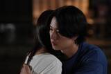「「ひと夏の共犯者」ラストの月夜のシーンに「2人の心が美し過ぎる」 「“巧巳”橋本将生が“眞希”恒松祐里を抱き締める姿が泣けた」」の画像1