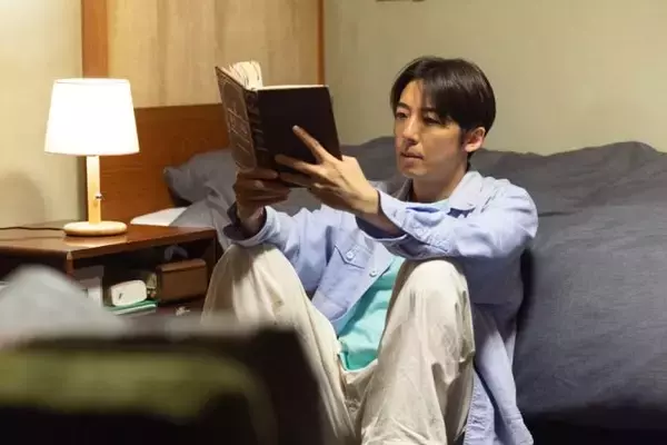 「リボーン～最後のヒーロー～」「『最後のヒーロー』は一体何を救うんだろう？」「光誠（高橋一生）のハンバーガーの食べ方が前と違うのが気になる」