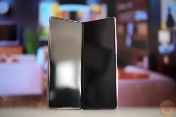 「Samsungが2022年に三つ折りタブレットを発売か」の画像