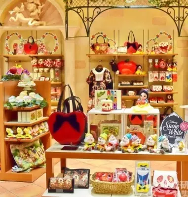 ディズニーストア日本1号店オープンから25周年 25作品キャラ大集合の記念グッズが豪華すぎる 17年7月6日 エキサイトニュース