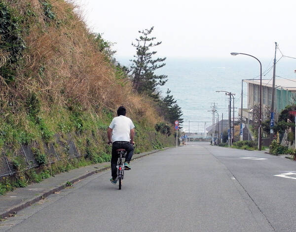 ゆずの 夏色 に出てくる 長い長い下り坂 は本当に長いのか 検証してみた 13年7月24日 エキサイトニュース