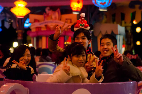 閉園後の東京ディズニーランドにキャスト約1万6000人が集結 ありがとうの日 サンクスデー 潜入レポ 15年1月日 エキサイトニュース 閉園後の東京ディズニーランドにキャスト約1万6000人が集結 ありがとうの日 サンクスデー 潜入レポ 15年1月日 エキサイトニュース