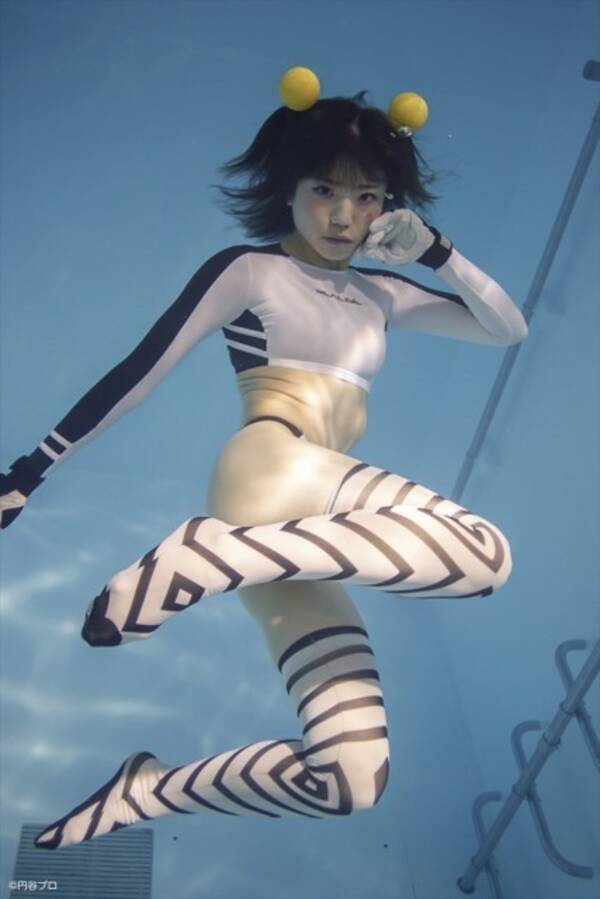 写真満載 美少女 ウルトラ怪獣 水中ニーソ の写真展 作家 モデルが語る制作秘話インタビュー 円谷プロ公認 16年8月16日 エキサイトニュース