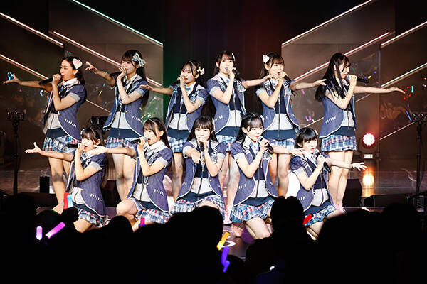HKT48劇場で全メンバー出演の12周年記念特別公演を開催！石橋颯と竹本くるみがセンターの「バケツを被れ！」を初披露