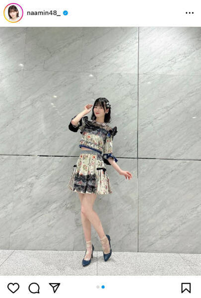 「超スタイル抜群」AKB48・浅井七海、美脚輝く花柄衣装のオフショットに賞賛の嵐