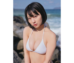 HKT48・田中美久が「FLASH」初登場！真冬のビーチで魅せるオトナな表情にドキドキ
