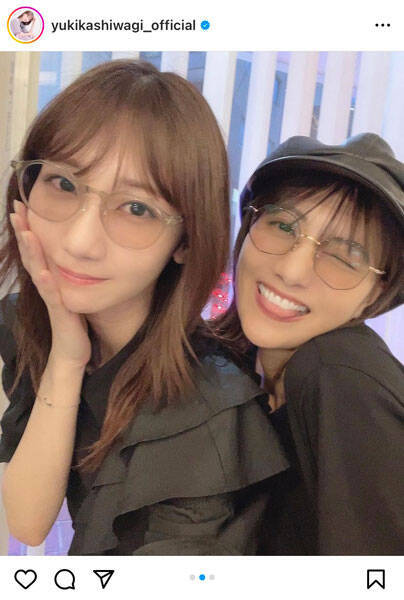 AKB48・柏木由紀、 先輩・宮澤佐江に甘えるメガネ2ショットが尊い！