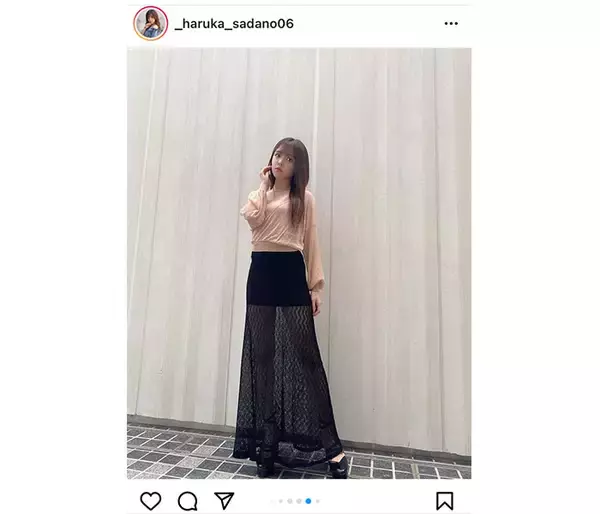 「NMB48・貞野遥香、シースルースカートから美脚チラリ」の画像