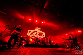 【ライブレポート】King GnuがEARTH STAGEを沸かせる！破竹の勢いでまさに向かうところ敵なし！＜COUNTDOWN JAPAN 19/20＞
