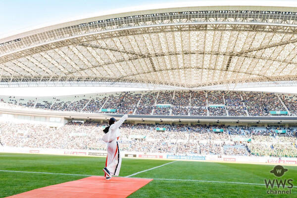 三阪咲 令和初の全国高校サッカー選手権決勝で史上初の2曲熱唱ライブ 年1月14日 エキサイトニュース 2 2