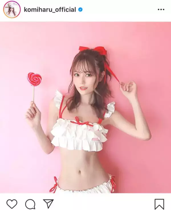 「AKB48 込山榛香、ガーリーな赤白水着ショットにファン悶絶！「かわいい！天使！！」「可愛すぎてキュン死した」」の画像