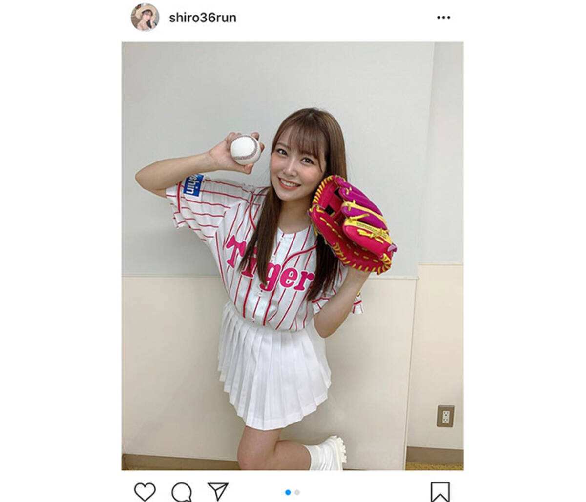 Nmb48 白間美瑠 ピンクのストライプユニフォームで阪神vs中日戦の始球式に登場 年8月26日 エキサイトニュース