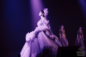 浜崎あゆみ、自身の誕生日にオンラインライヴにて”幻のライヴ”を再現！！＜ayumi hamasaki TROUBLE TOUR 2020 A ～サイゴノトラブル～ FINAL＞