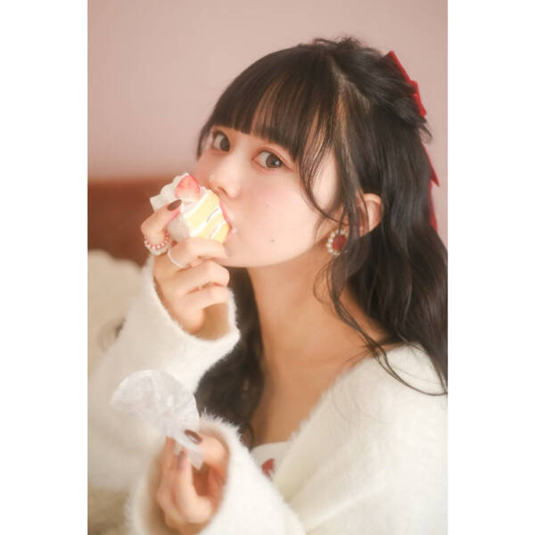 近藤沙瑛子 ショートケーキをほおばるキュートな姿にファン歓喜 最高のバレンタイン 21年2月19日 エキサイトニュース