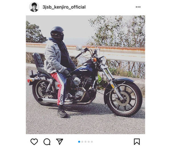 三代目jsb 山下健二郎 バイクにまたがる番組オフショットに反響 後ろに乗せてもらいたい 21年3月16日 エキサイトニュース