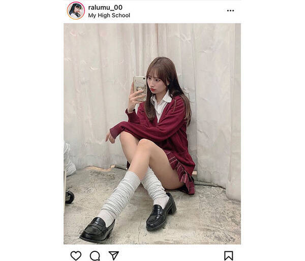 藤川らるむ 制服着て美脚披露 足綺麗すぎ 最強jkじゃん 21年5月31日 エキサイトニュース