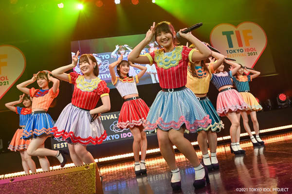AKB48 田口愛佳、千葉恵里ら若手メンバーが「TIF2021」で爽やかなパフォーマンスを魅せる