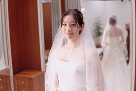 足立梨花、塩野瑛久との『結婚式』に向けてドレス選び「写真を撮りまくるあきくんが面白かった笑」