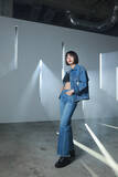 「池田エライザ、美しいボディラインにそったデニム姿で登場！〈Calvin Klein グローバルイベント in TOKYO〉」の画像4