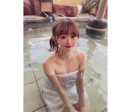 NGT48・中井りか、「目の保養」と話題の温泉ショットで放つ透明肌に釘付け！