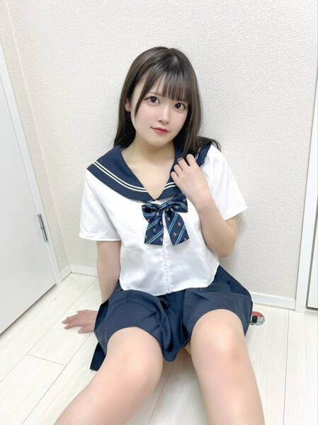 天使さな（sai 2rium）、チラ見せランジェリーがセクシーな脱ぎかけセーラー服で「これがこう」 2023年4月27日 エキサイトニュース