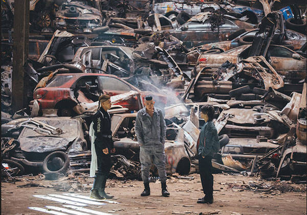 映画 東京リベンジャーズ2、劇場版・後編「決戦」の公開を記念した写真集が発売中