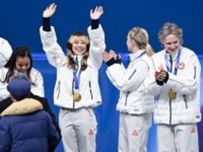 【ミラノ五輪】アリサ・リュウ「金メダル破損事件」の背景 「サステナブル」はいいけれど......