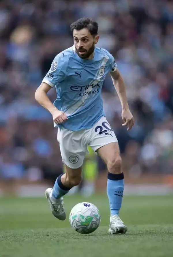 プレミアリーグの猛者のなかで悠々とプレーする華奢な仙人 ベルナルド・シウバが現代サッカーで示す大切なもの