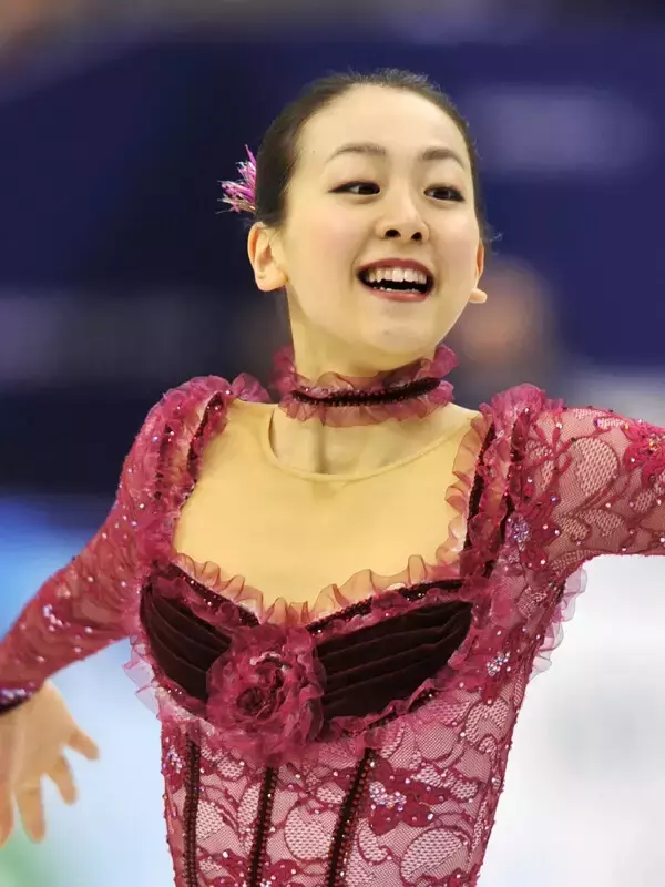 浅田真央「自分が五輪で滑っているんだ......」 史上初・トリプルアクセル３本を決めたバンクーバーへの軌跡