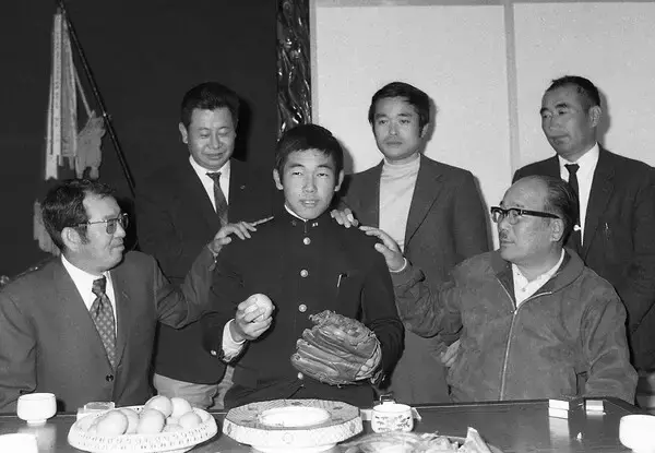 【プロ野球】「肩は消耗品だ」 半世紀前に投手酷使へ警鐘を鳴らした近藤貞雄　明治大進学の鈴木孝政を獲得した伝説の説得術