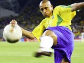 【欧州サッカー】ロベルト・カルロスの左足は「規格外」　引退して10年以上...いまだ「ロベカル二世」は現れず